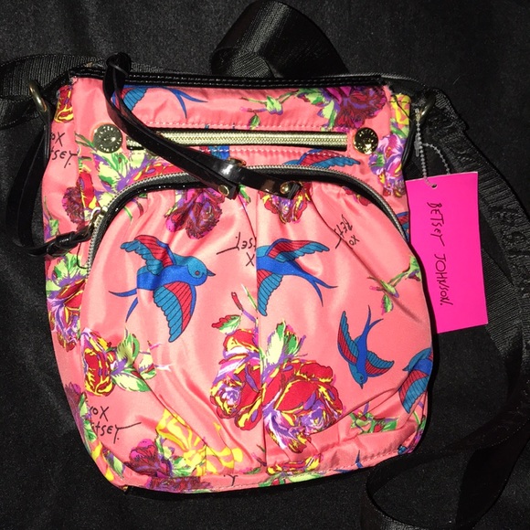Betsey Johnson Handbags - NWT Betsey Johnson Sgl Pocket Crossbody purse